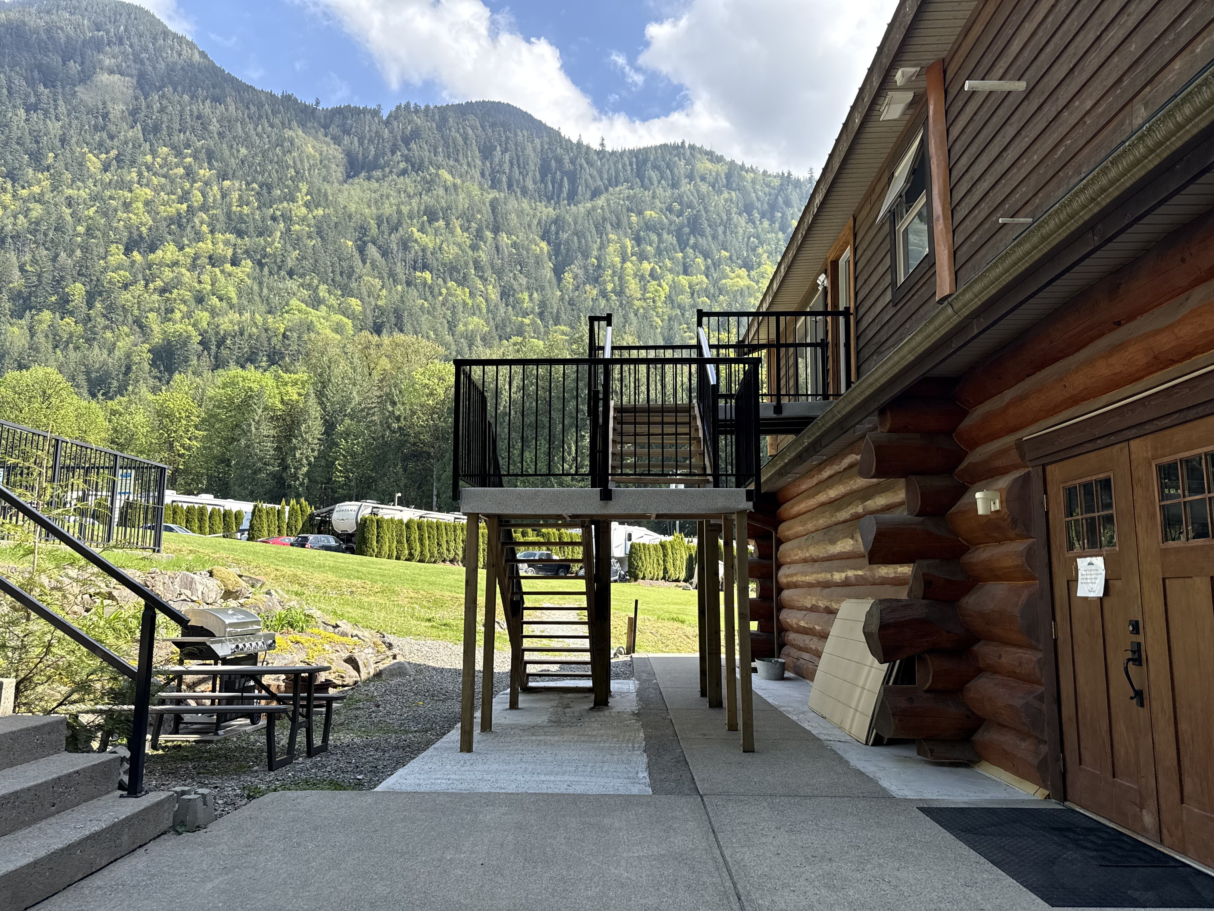 Lodge walkway looking out to the mountains above the RV grounds